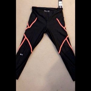 Large Under Armour leggings and matching top set
